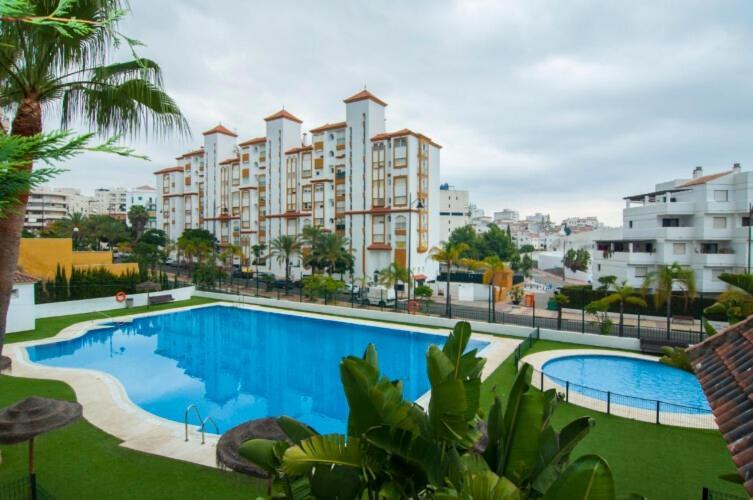 Port View - Reina Sofia Lägenhet Estepona Exteriör bild